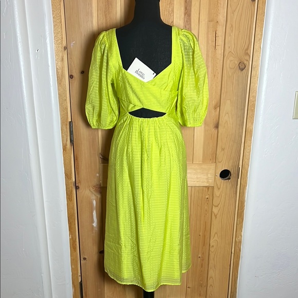 Love, Bonito Square Neck Puff Sleeve Midi dress - Picture 4 of 12